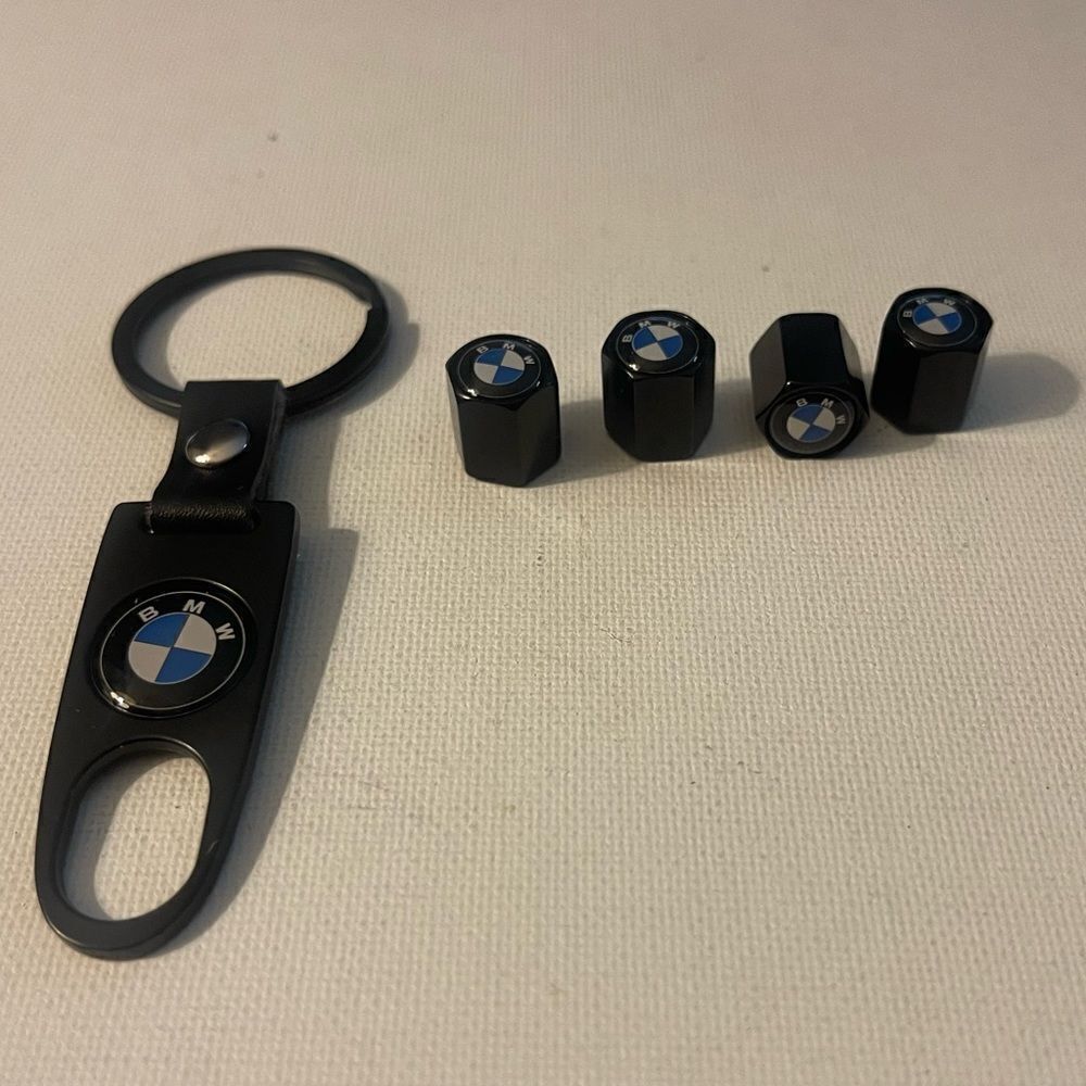 BMW metal keychain & valve Stem caps in black NWT - Picture 3 of 4